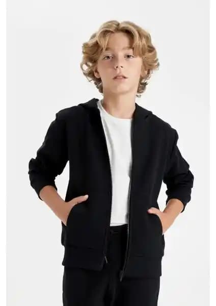 DeFacto Erkek Çocuk Siyah Kapüşonlu Fermuarlı Cepli Okul Hırkası Detaylı İnceleme