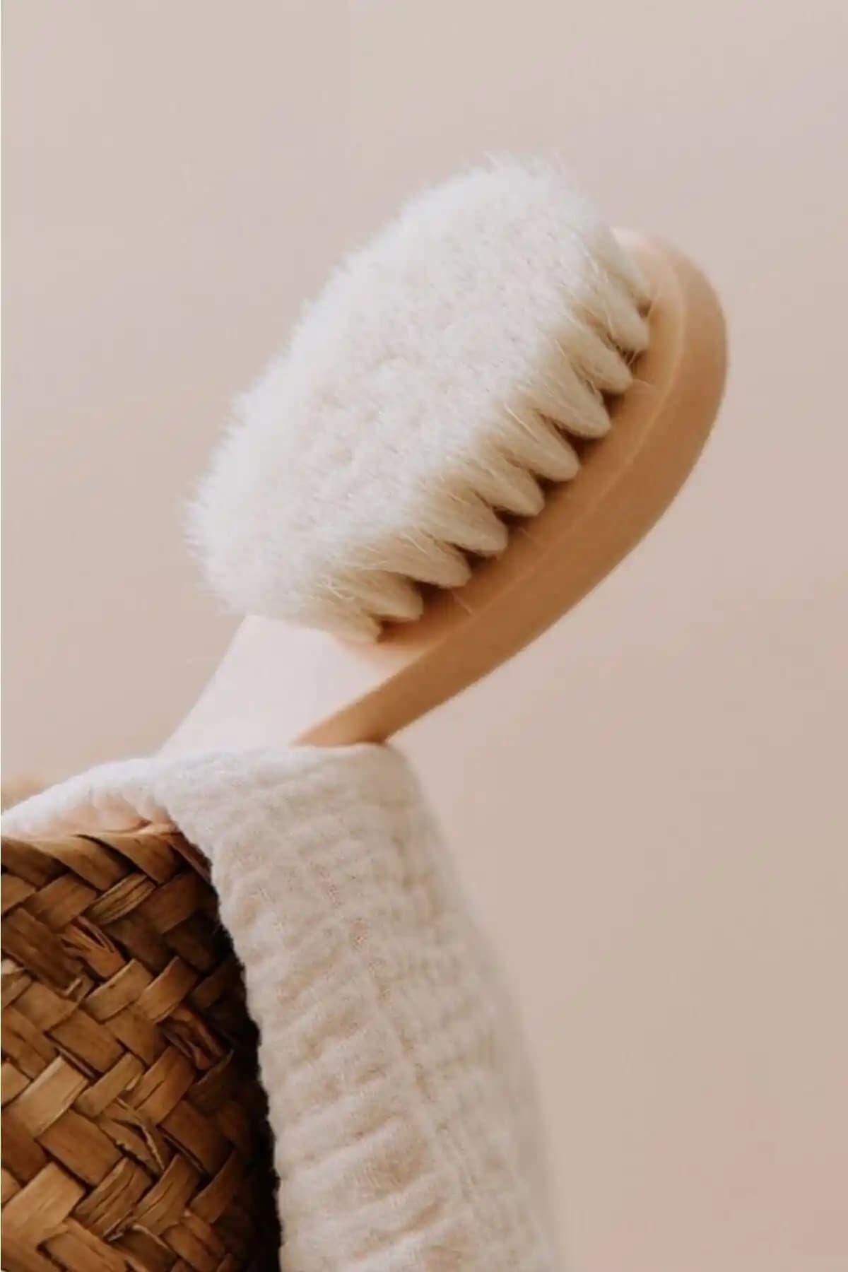 Doğal Keçi Kılı Bebek Saç Fırçası: Hassas ve Güvenli Bebek Bakımı İçin Uygun