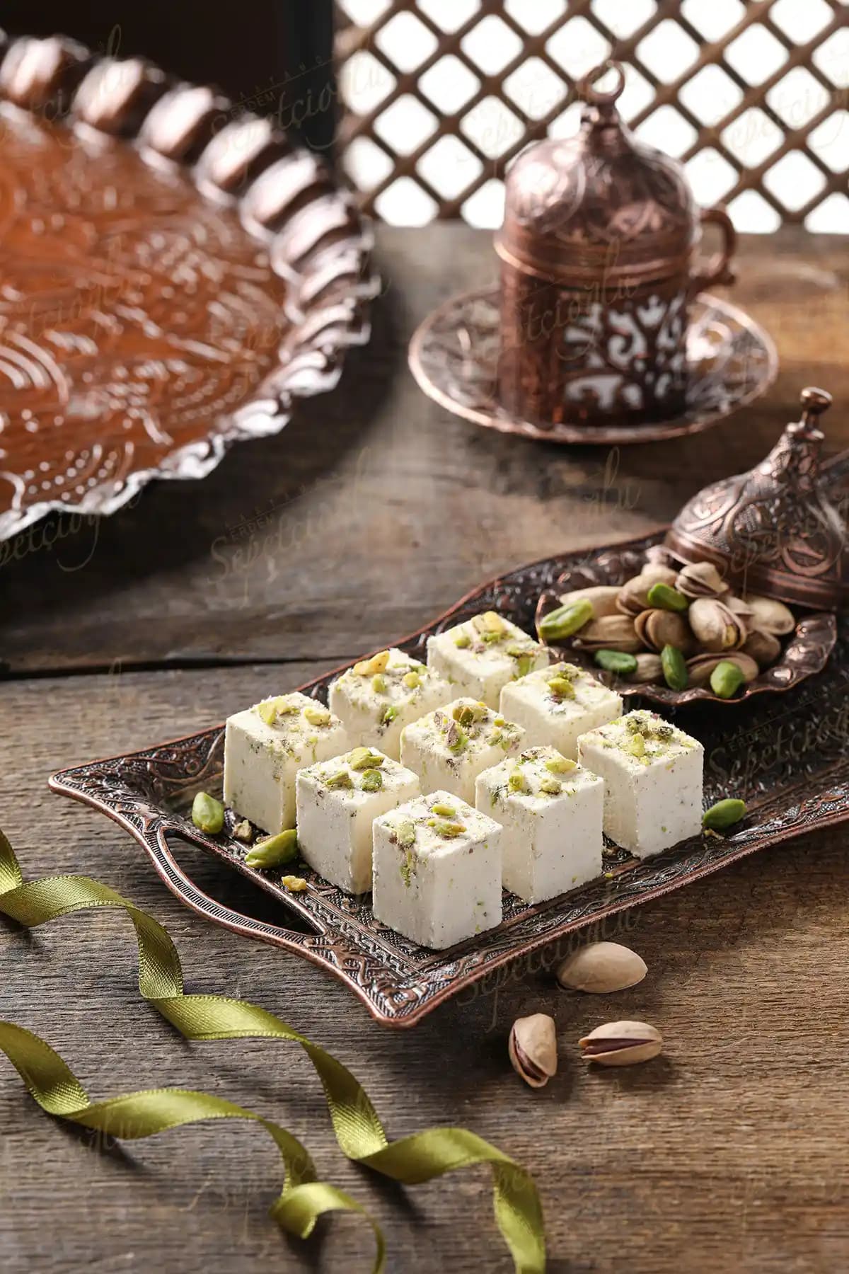 Erdem Sepetçioğlu Antep Fıstıklı Büyük Dilim Çekme Helva Ürün Tanıtımı ve Özellikleri