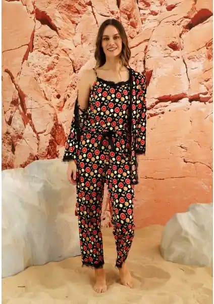 Nisanca Sabahlıklı Dantel Detaylı Pegasus Kadın Pijama Takımı: Şıklık ve Konforun Buluşması