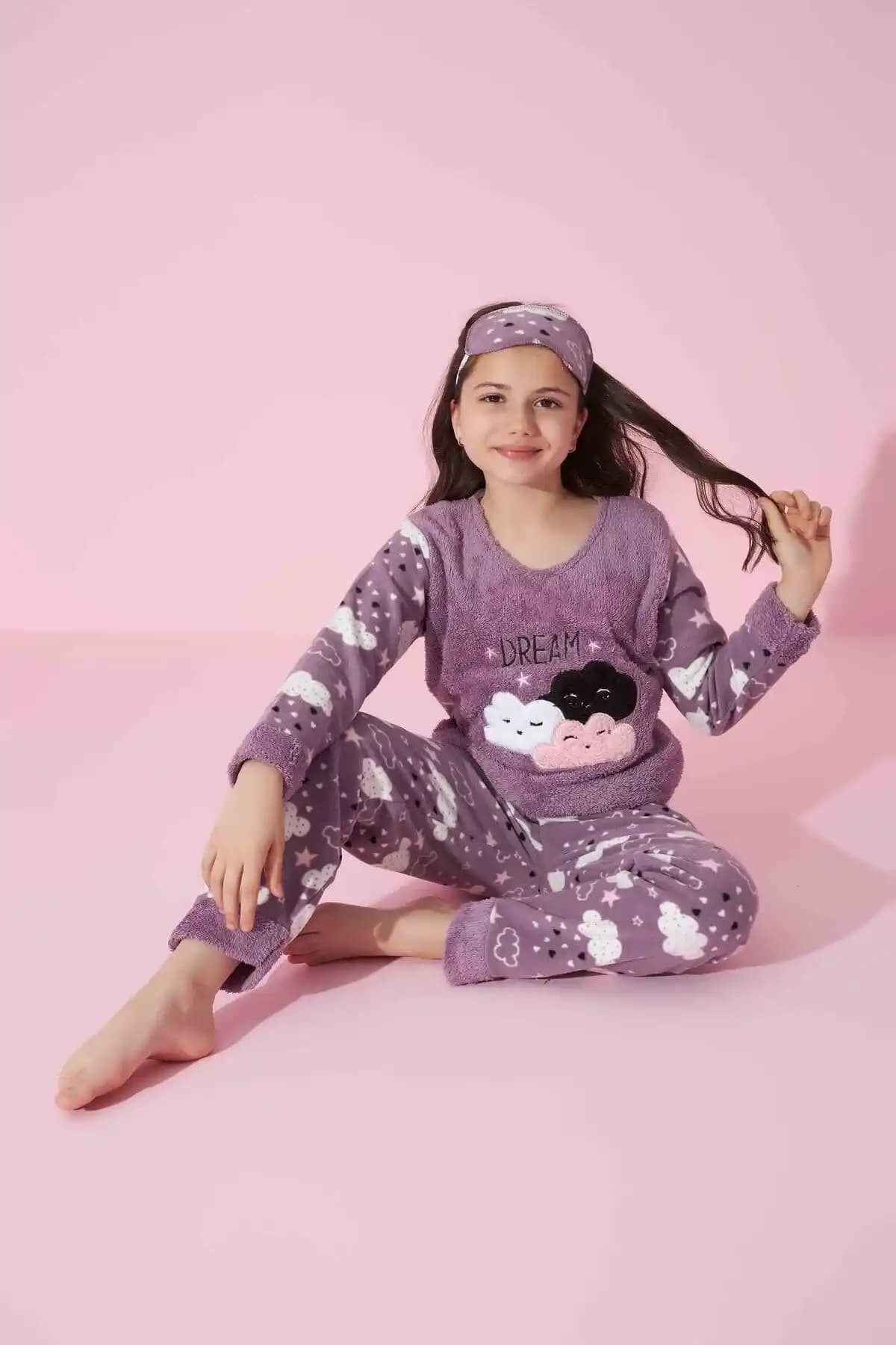 Tarık Kız Çocuk ve Gençler İçin Bulut Desenli Polar Pijama Takımı Detayları