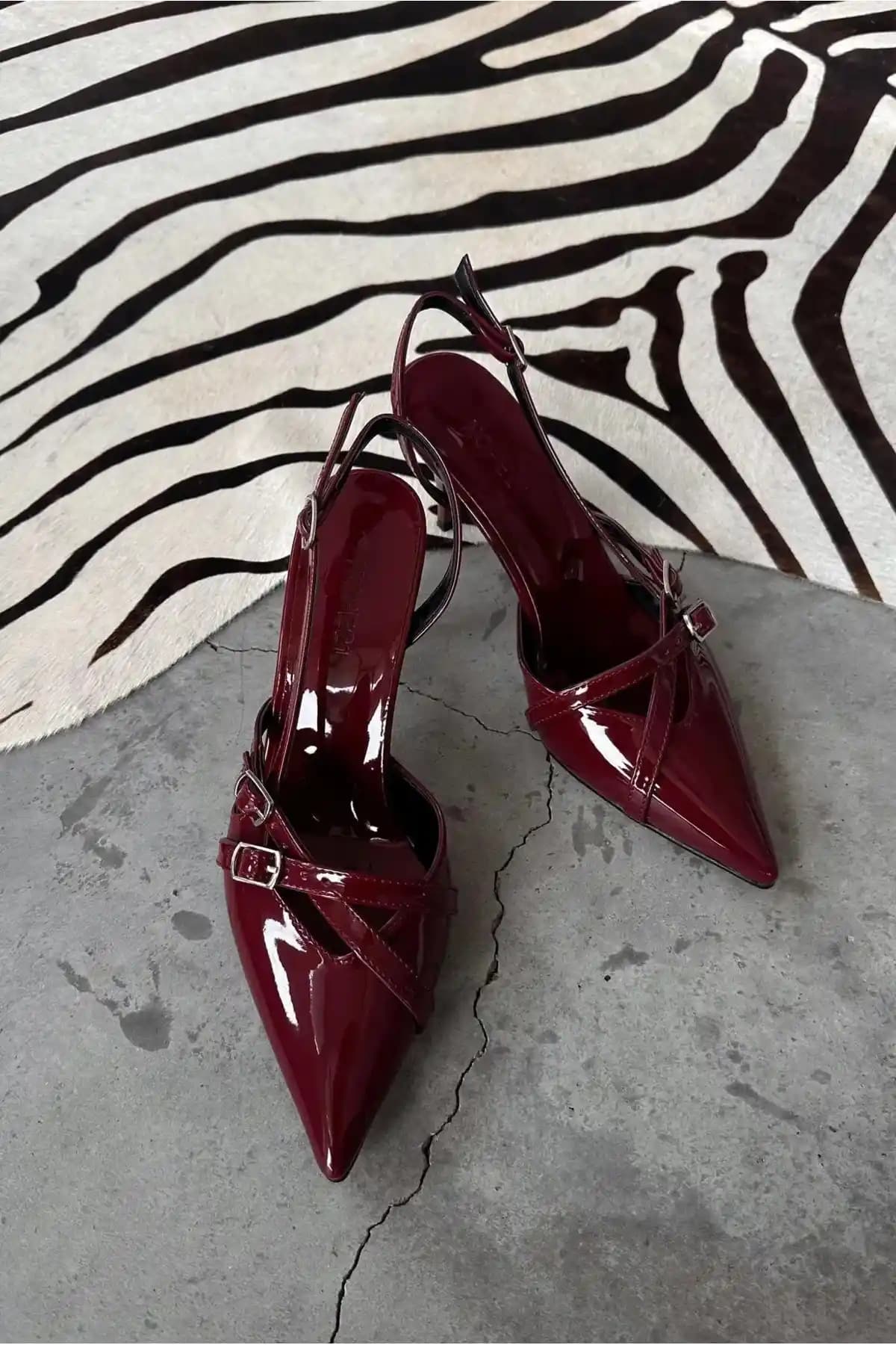 Trendyes Stella Bordo Rugan Tokalı Stiletto Ayakkabı Şıklık ve Konfor Bir Arada