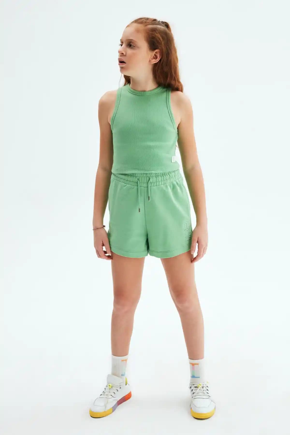 Tyess Bg Store Kız Çocuk Yeşil Atlet: Şık ve Konforlu Yazlık Giyim Seçeneği