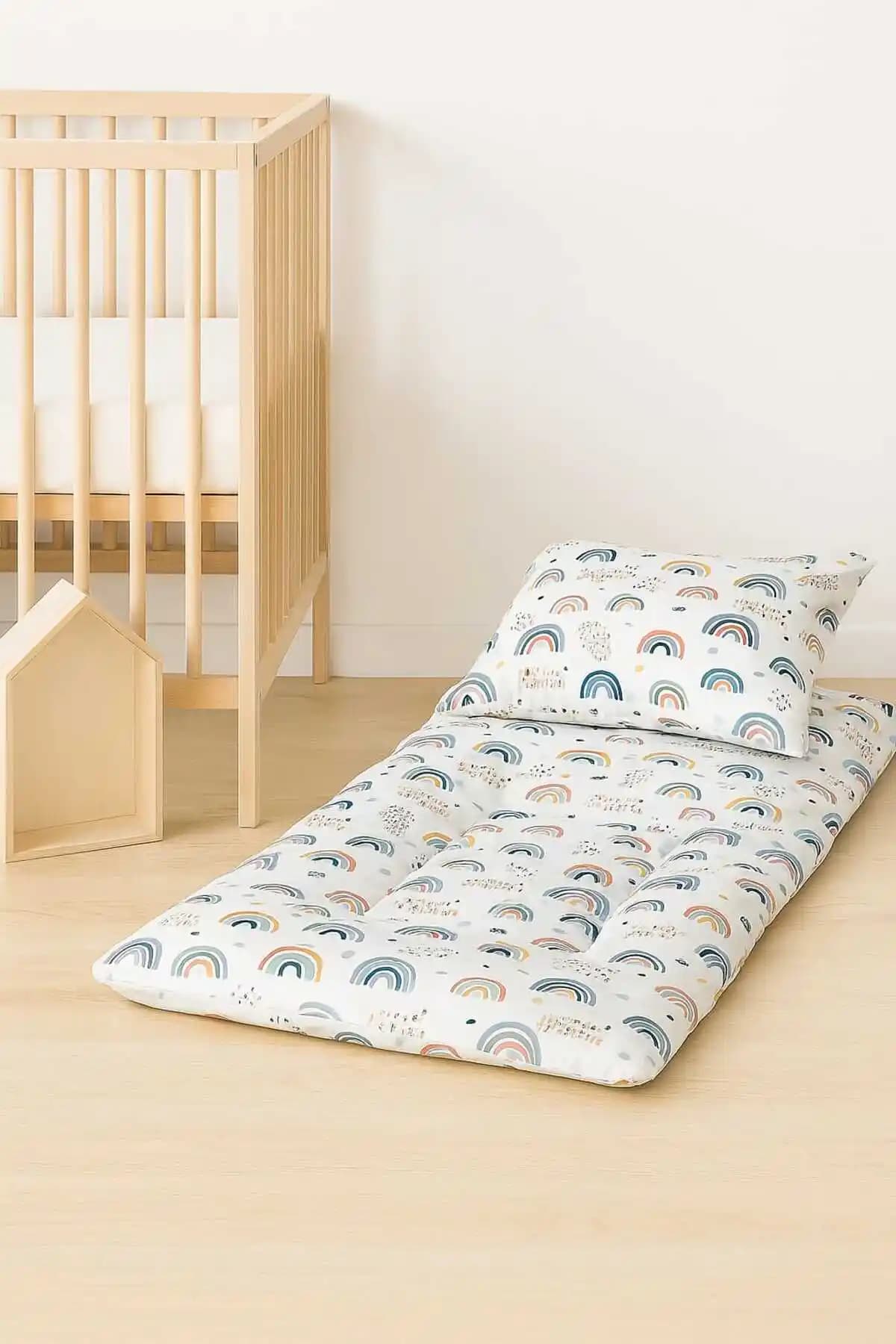 Bebekler İçin Güvenli ve Konforlu Pamuklu Alt Değiştirme ve Yastık Seti