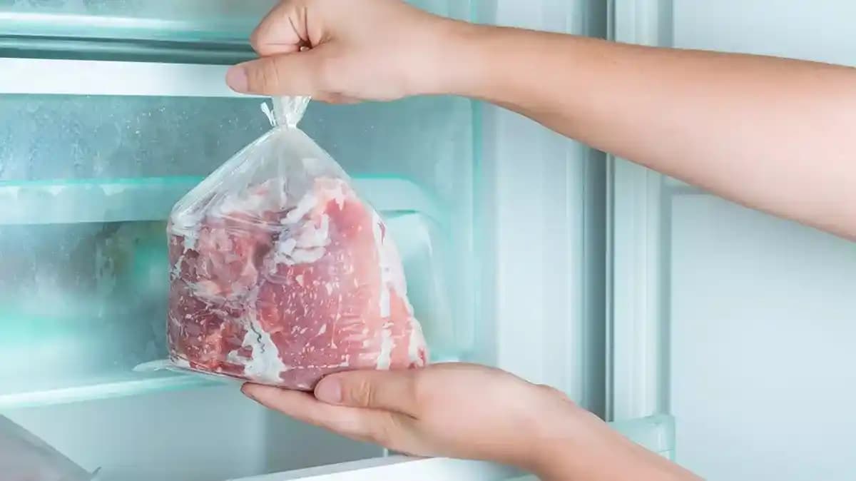 Evde Tezgah Üzerinde Et Çözme Yöntemleri ve Gıda Güvenliği Değerlendirmesi