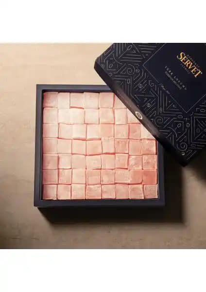 Geleneksel Gül Lokumu: Doğal Aromalar ve Zengin Lezzetlerle Türk Mutfağına Özgü Tat