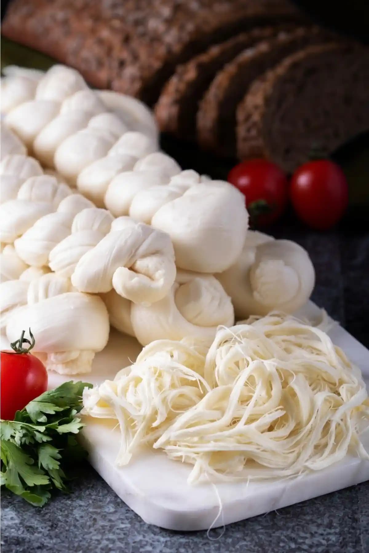 Güneydoğu Peynircilik Az Tuzlu Köy Örgü Peyniri: Doğal ve Sağlıklı Bir Peynir Seçeneği