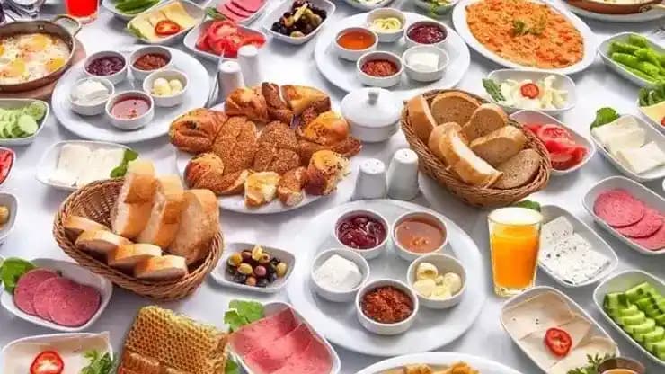 Günlük Kahvaltı Tercihleri ve Pratik Çözümler: Besleyici ve Hızlı Tarifler