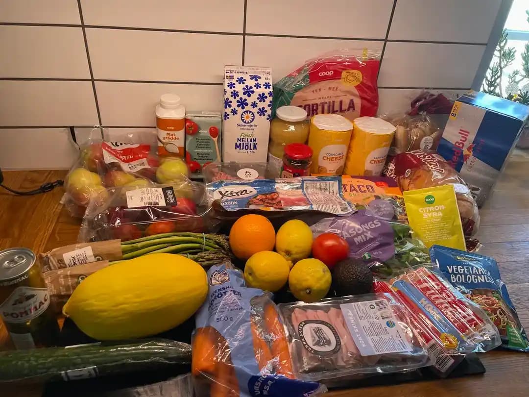 İsveç'te 4 Kişilik Aile İçin Haftalık 677 SEK Bütçeyle Gıda Alışverişi ve Yönetimi