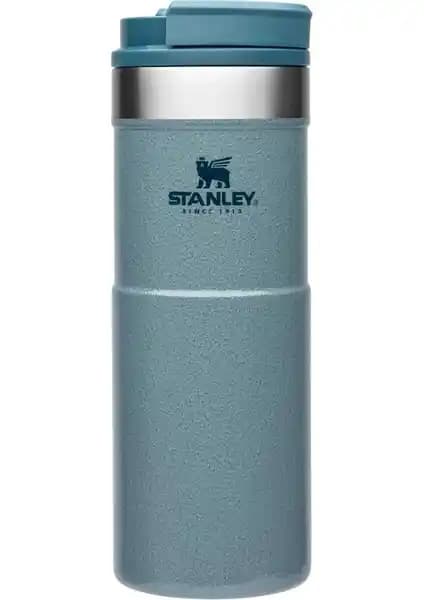 Stanley Termoslar Karşılaştırması: 0.47L Classic Neverleak ve Iceflow Flip Straw