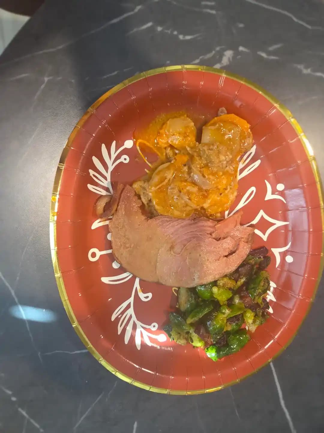 Yalnız Noel İçin Ekonomik ve Pratik Yemek Seçenekleriyle Lezzetli Sofralar