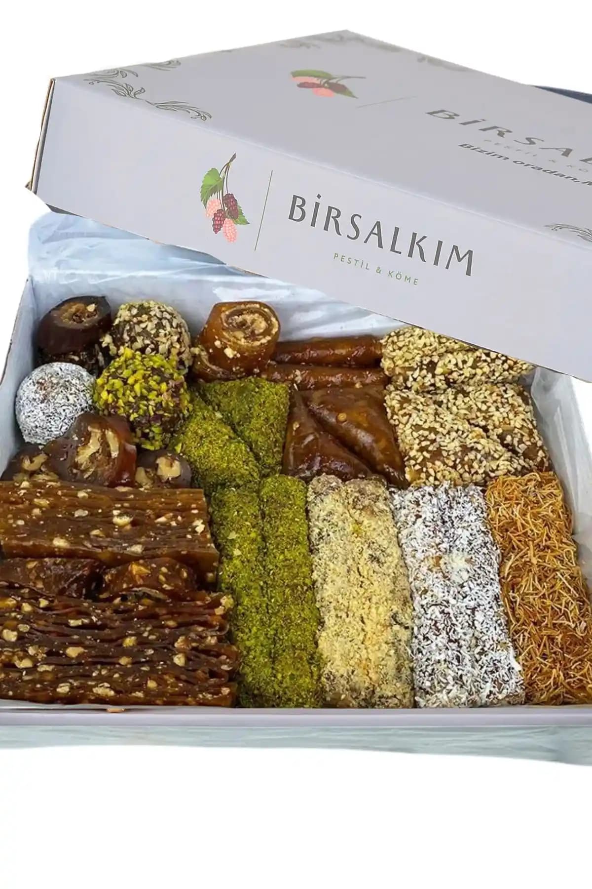 Gümeşhane Altın Paket Pestil Köme Cevizli Sucuk: Doğal ve Geleneksel Türk Lezzetleri
