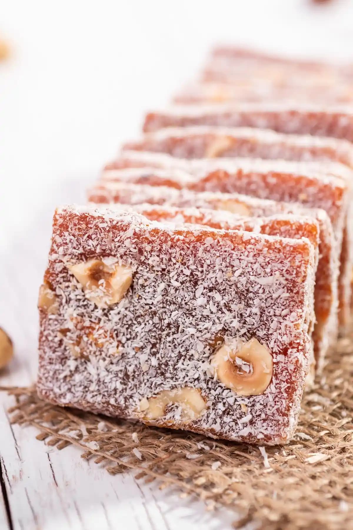 Gümüşhane'den Fındıklı Pestil ve Karışık Rulo Pestil Ürünlerinin Karşılaştırması