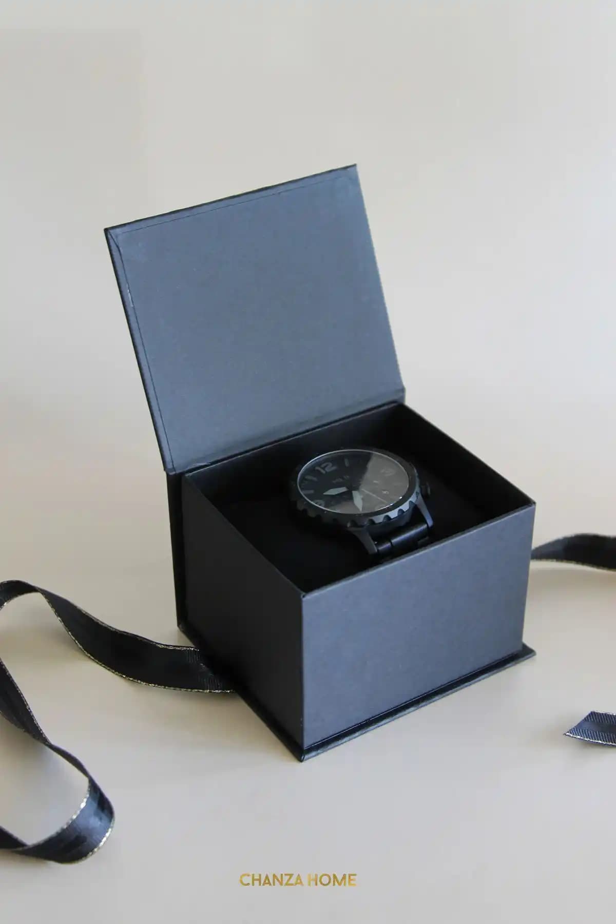 CHANZA HOME Siyah Sert Kaliteli Yastıklı Saat Kutusu Modern ve Dayanıklı Tasarım