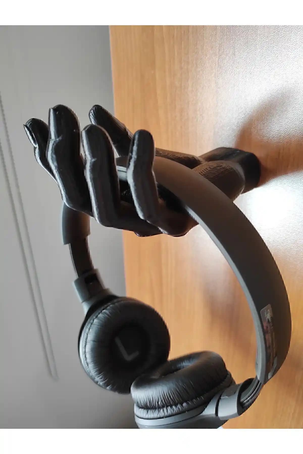 Dekoratif ve Asılabilir Kulaklık Tutucu Karşılaştırması: Hangi Ürün Daha Uygun