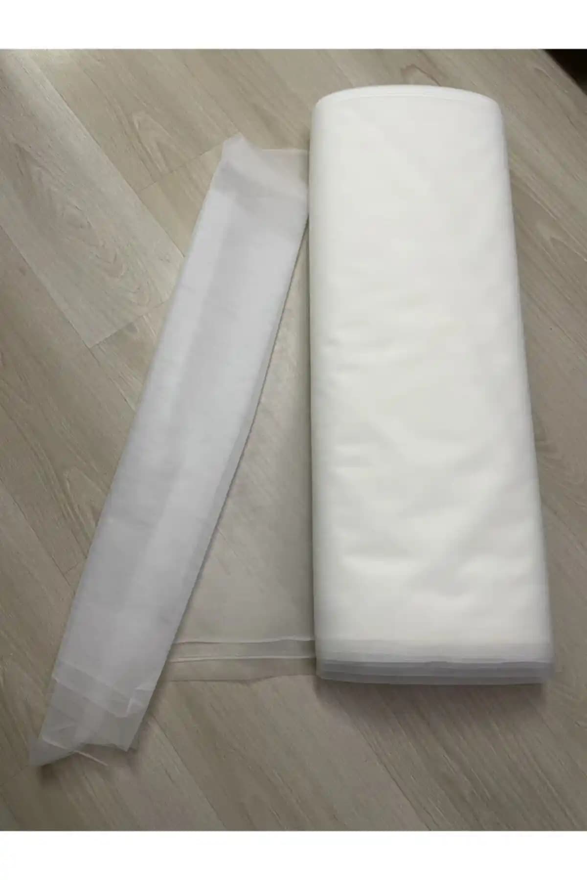 Hayal Tül Kırık Beyaz Soft Tül: Çok Yönlü Kullanım ve Estetik Dekorasyon İçin