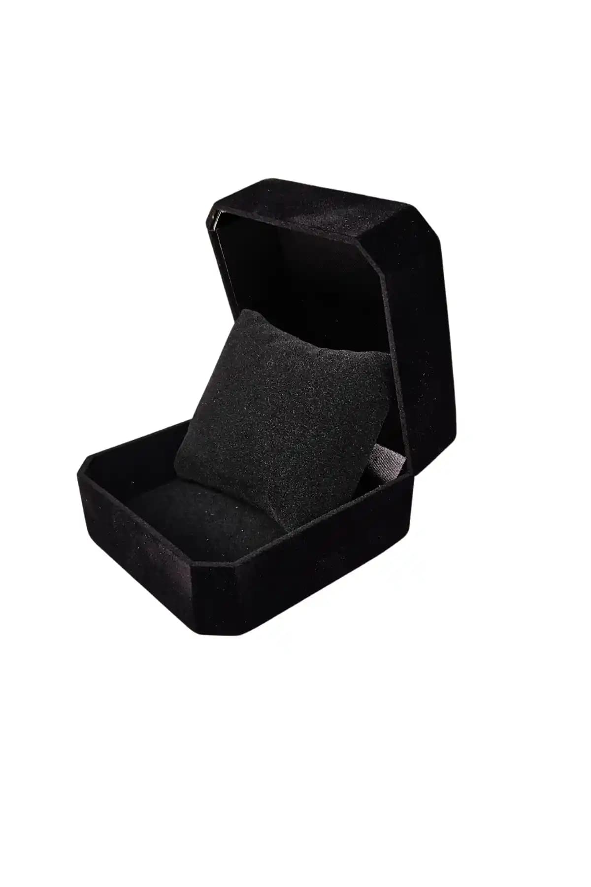 Kadife Kaplamalı Saat ve Bilezik Kutusu Modern Tasarımıyla Şıklık Sunar