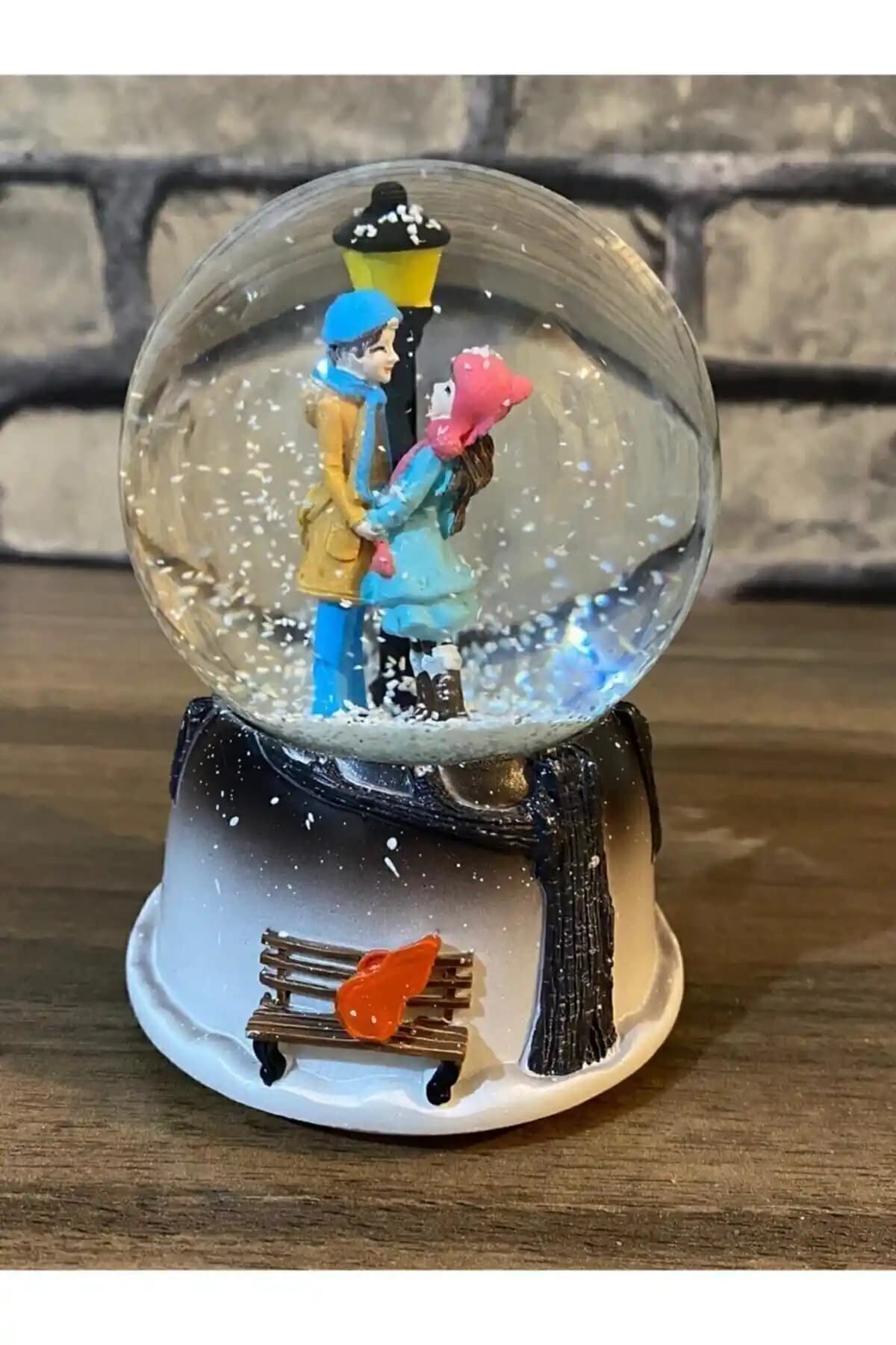 Kar Küresi Karşılaştırması: Genel Markalar ve Keskin Kış Masalı Ürünleri Analizi