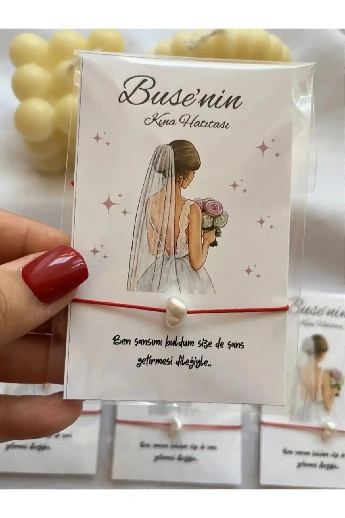 Kişiye Özel ve Sandal Hediyelik Bileklikler: Özellikler ve Karşılaştırma