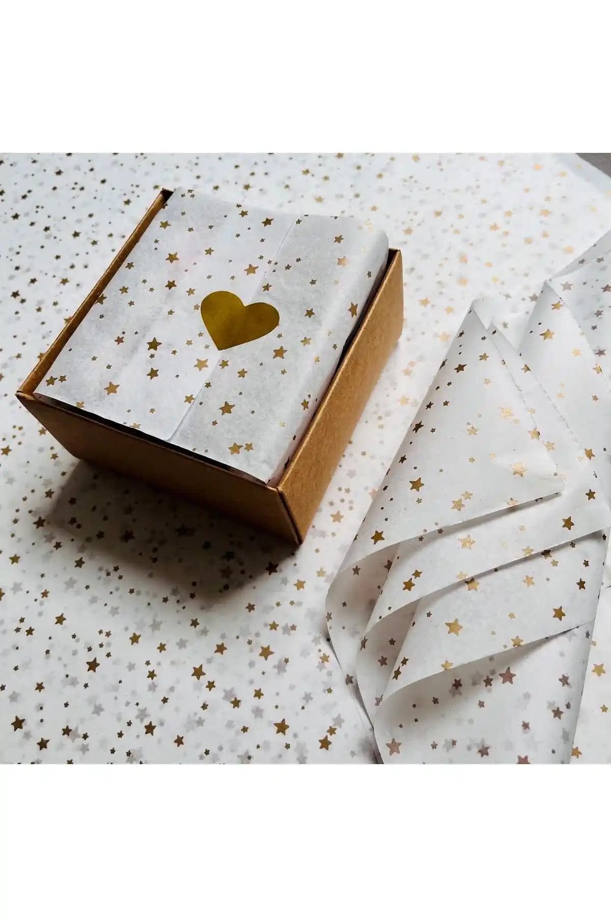 Pelur Kağıt Karşılaştırması: Yılbaşı ve Çam Desenli Ürünlerin Özellikleri ve Kullanım Alanları