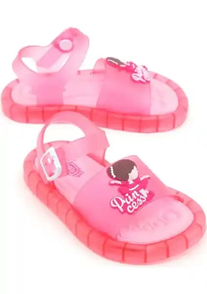 Kız Çocuk Yazlık Sandaletleri Karşılaştırması: Rahatlık ve Şıklık Analizi