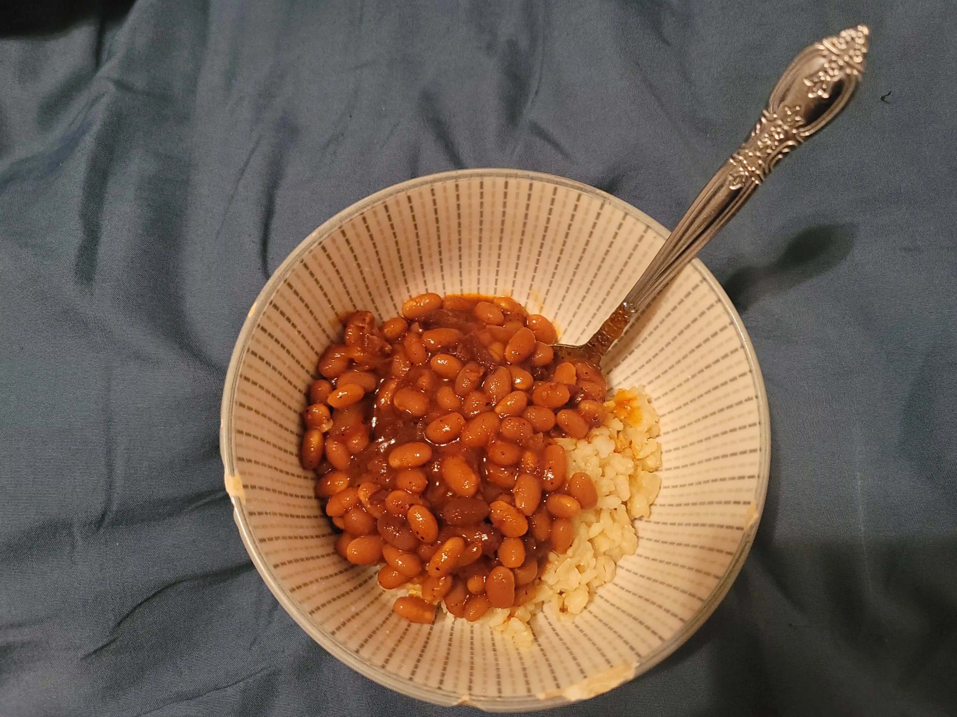 Fırınlanmış Fasulye ve Kahverengi Pirinç ile Ekonomik ve Besleyici Yemek Hazırlama Yöntemleri