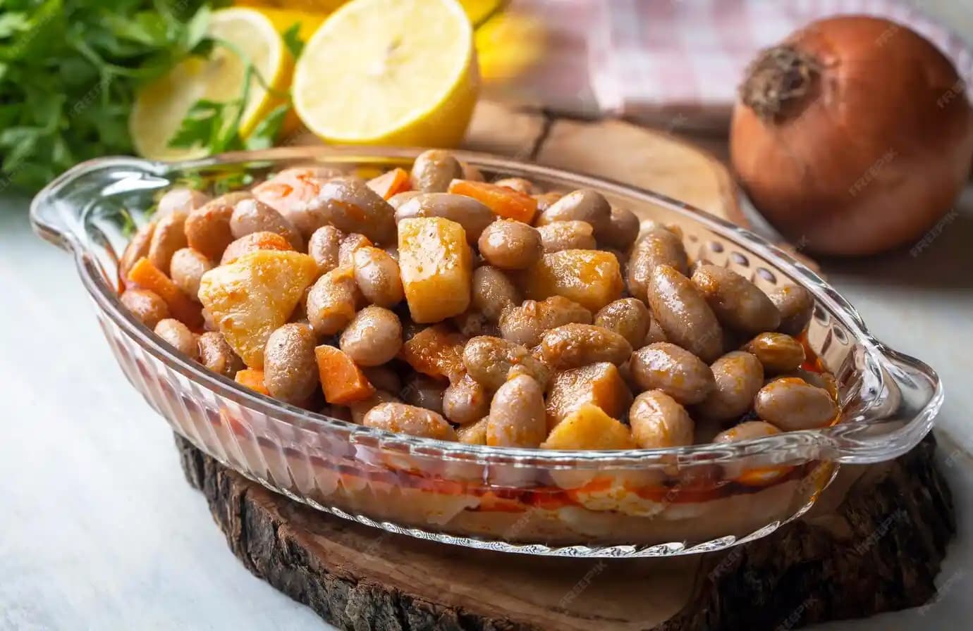 Pinto Fasulyesi ve Patatesli Güveç: Ekonomik ve Besleyici Geleneksel Tarif