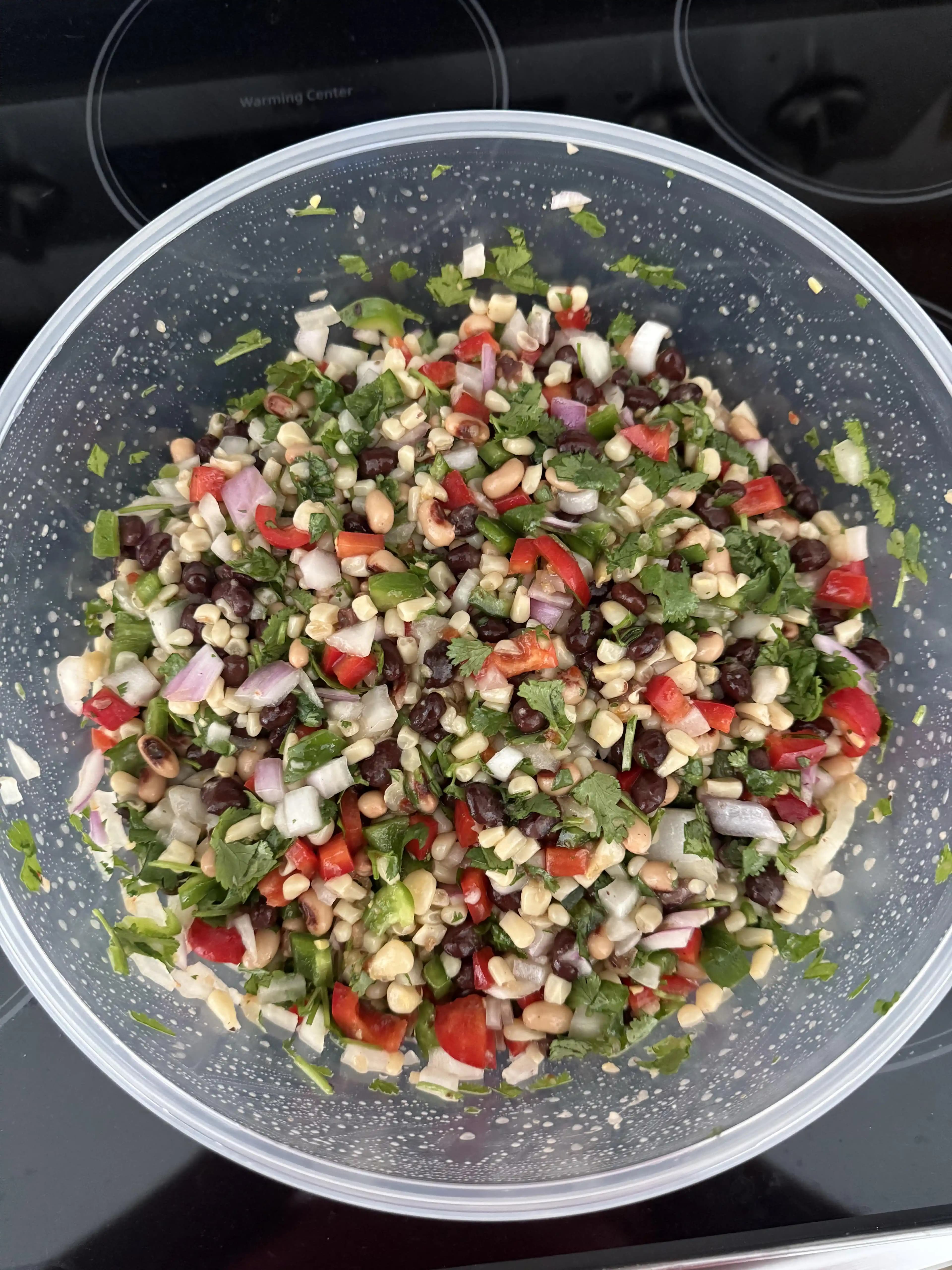 Redneck Caviar: Güney Amerika'nın Çok Yönlü Fasulyeli Salatasının Detayları