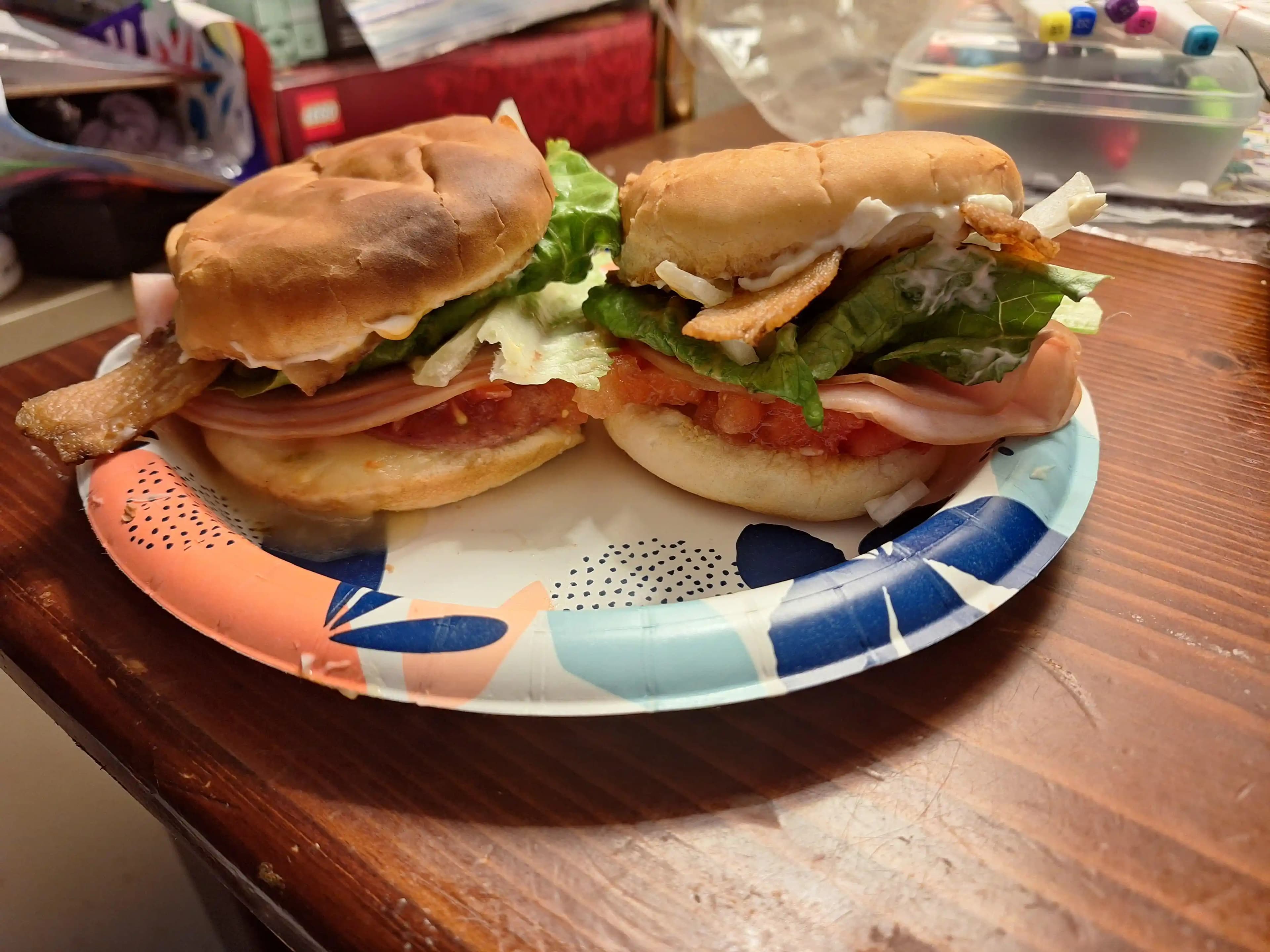 Gıda Bankalarının Rolü ve Malzemeleriyle Lezzetli Sandviç Hazırlama Yöntemleri