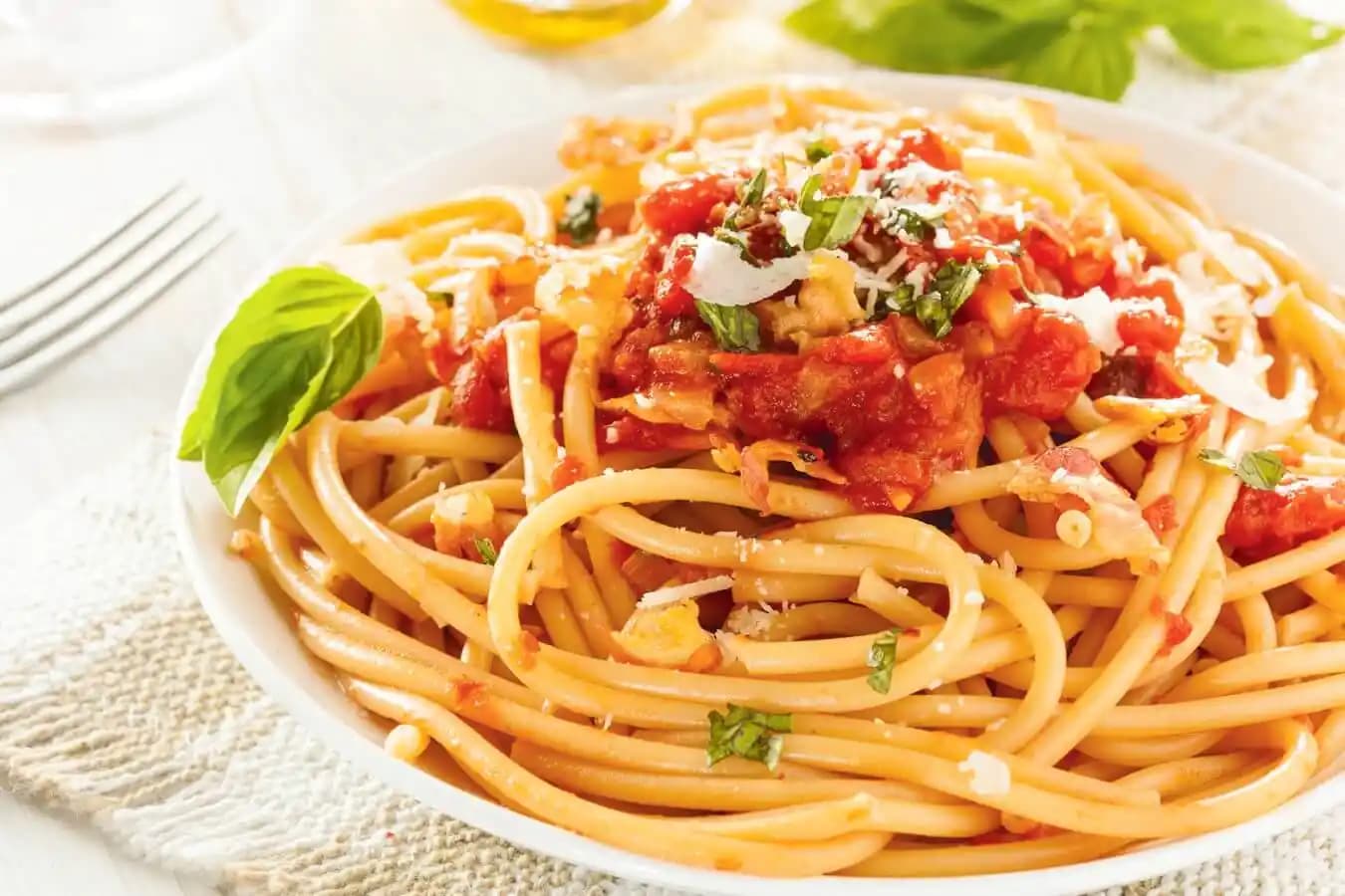 Spagetti Sosuna Protein ve Sebze Katkılarıyla Besin Değeri ve Lezzet Artırma Yöntemleri