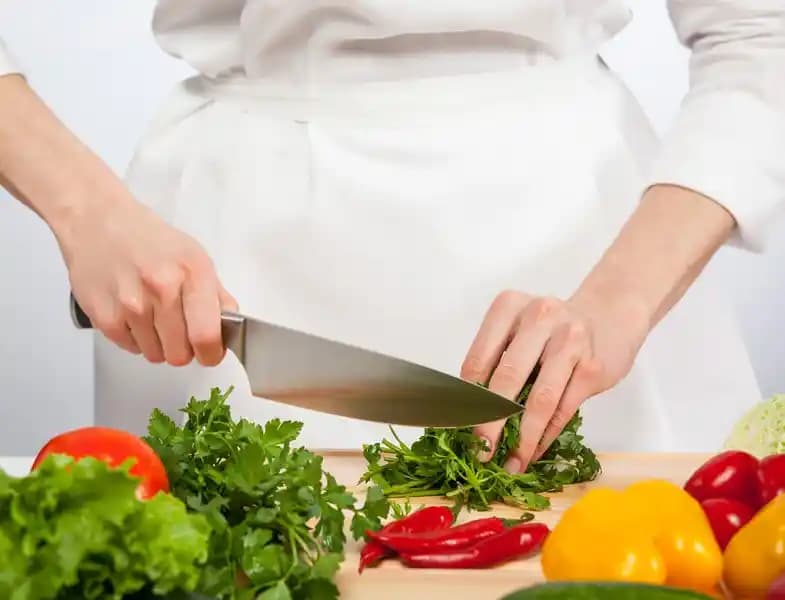 Yemek Pişirme ve Hamur İşlerinde Hijyen ile Kişisel Bakım Standartlarının Önemi