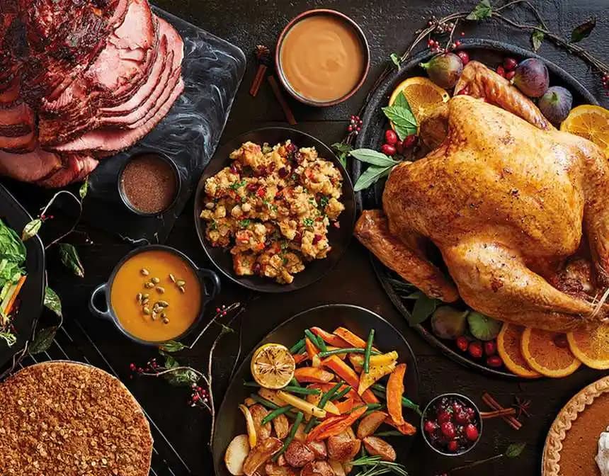 Aldi ve Costco Şükran Günü Yemek Paketleri: Fiyat ve İçerik Karşılaştırması