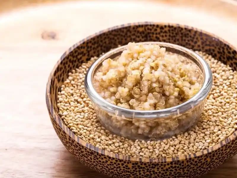 Quinoa ile Salata Dışında Hazırlanabilecek Çeşitli Sağlıklı Yemek Tarifleri