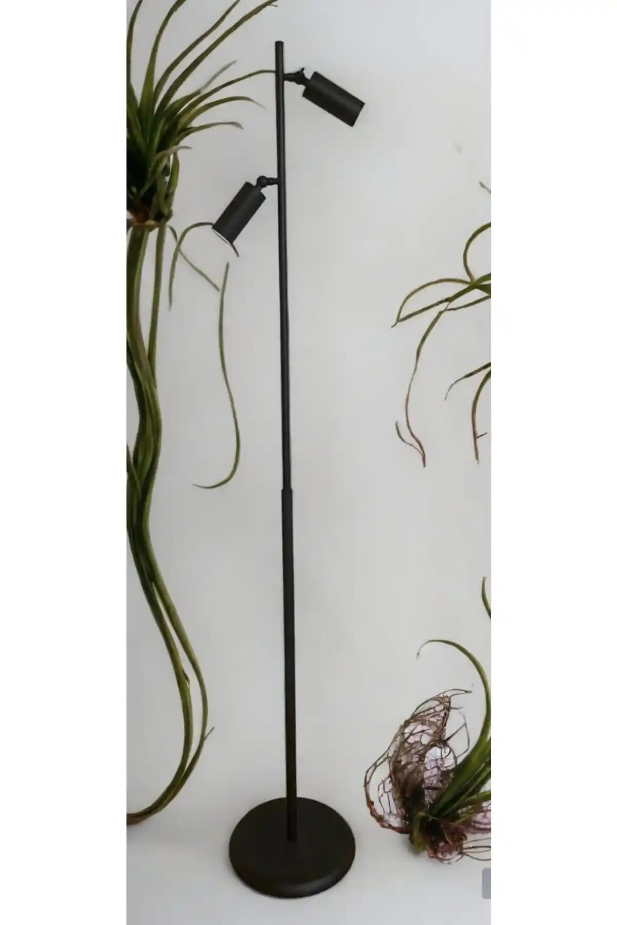 Modern Siyah Avize Georgia: Şıklık ve Fonksiyonellik Sağlayan Minimalist Aydınlatma