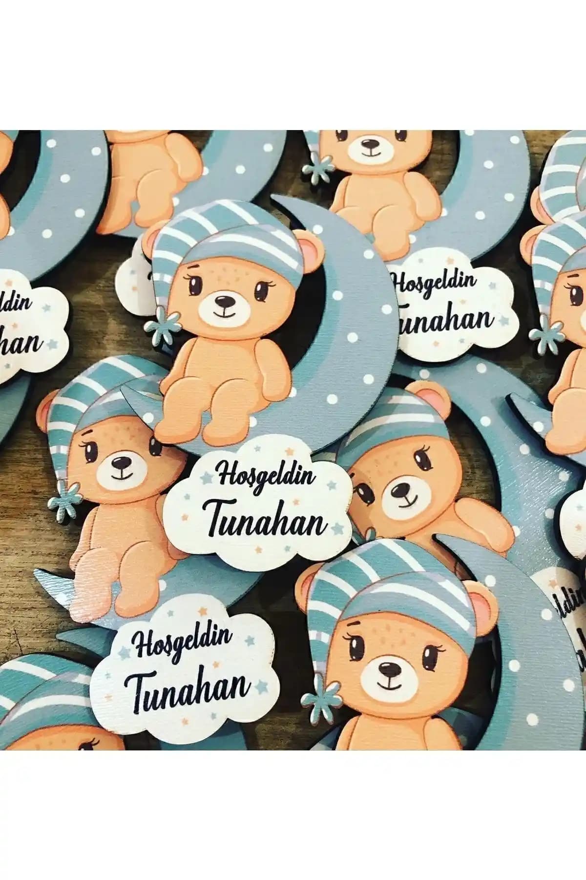 Çocuk Odaları İçin Renkli ve Dayanıklı Ay Üstünde Oturan Erkek Ayıcık Magnetleri