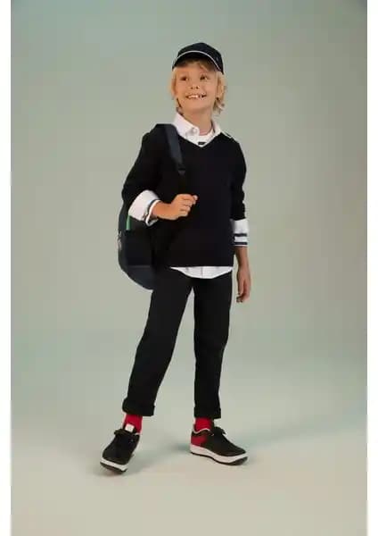 DeFacto Erkek Çocuk Lacivert Gabardin Pantolonları Günlük Şıklık ve Konfor Sunar