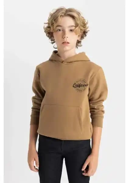 DeFacto Erkek Çocuk Sweatshirtleri: Modern ve Konforlu Günlük Giyim Seçenekleri