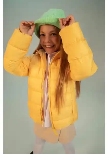 DeFacto ve Lela Kız Çocuk Montları Karşılaştırması: Hangi Model Daha Uygun