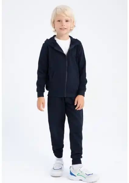 DeFacto ve U.S. Polo Assn. Erkek Çocuk Eşofman Altları Karşılaştırması ve Seçim Rehberi