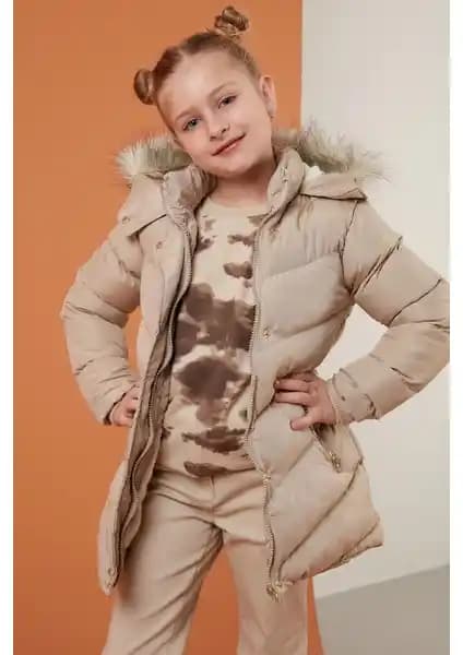Lela Yakası Suni Kürklü Kapüşonlu Şişme Mont Kız Çocuklar İçin Fonksiyonel ve Şık Kış Giyim Seçeneği