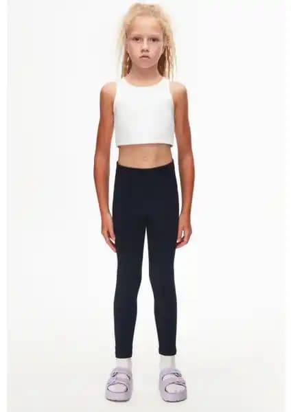 Lovetti Koyu Lacivert Kız Çocuk Kışlık Tayt: Şıklık ve Konforun Bir Arada Sunumu