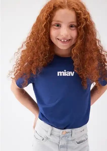 Mavi Miav Koleksiyonundan Çocuk Tişörtü: Şık, Rahat ve Anlamlı Tasarım