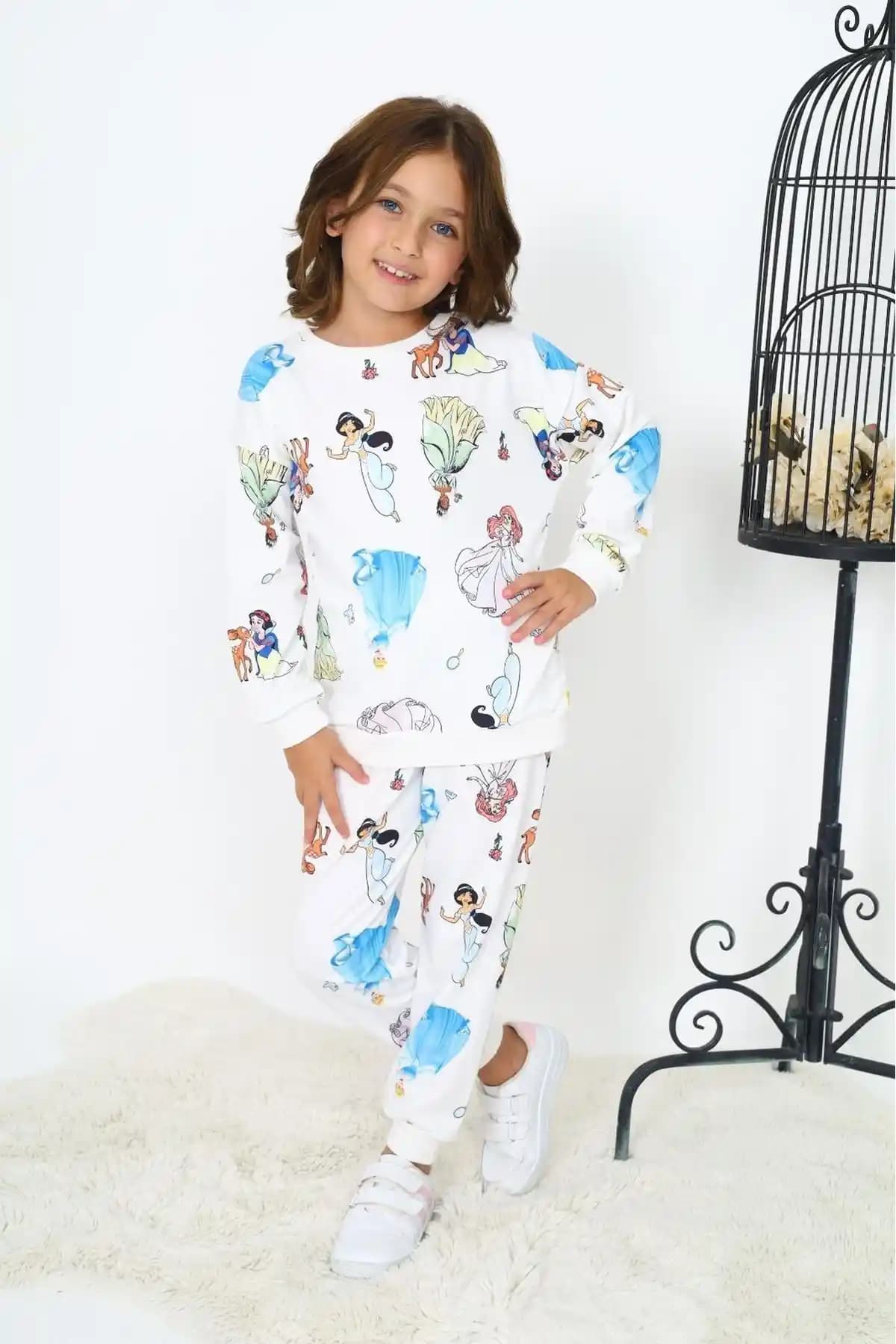 My Kids Wear Kışlık Çizgi Film Desenli Kız Çocuk Takımı Ürün Özellikleri ve Kullanım Avantajları