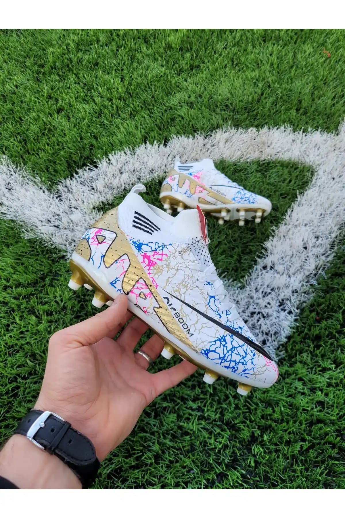 Twingo Air Laliga Çocuk Futbol Kramponları: Dayanıklı ve Şık Spor Ayakkabısı Seçenekleri