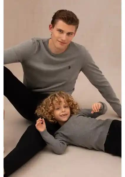 U.S. Polo Assn. Erkek Çocuk Gri Melanj Triko Kazak Modern ve Rahat Günlük Kullanım İçin