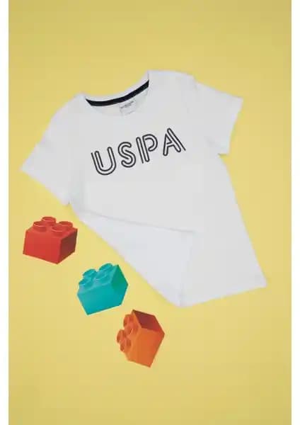 U.S. Polo Assn. Erkek Çocuk Tişörtleri Karşılaştırması: Beyaz Basic ve Lacivert Polo Modeli