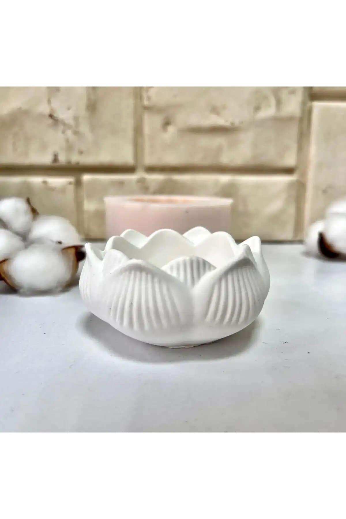 Atölye Eda Dem Lotus Mumluk ve WAMMOLDS Geometrik Katlı Mumluk Karşılaştırması 1