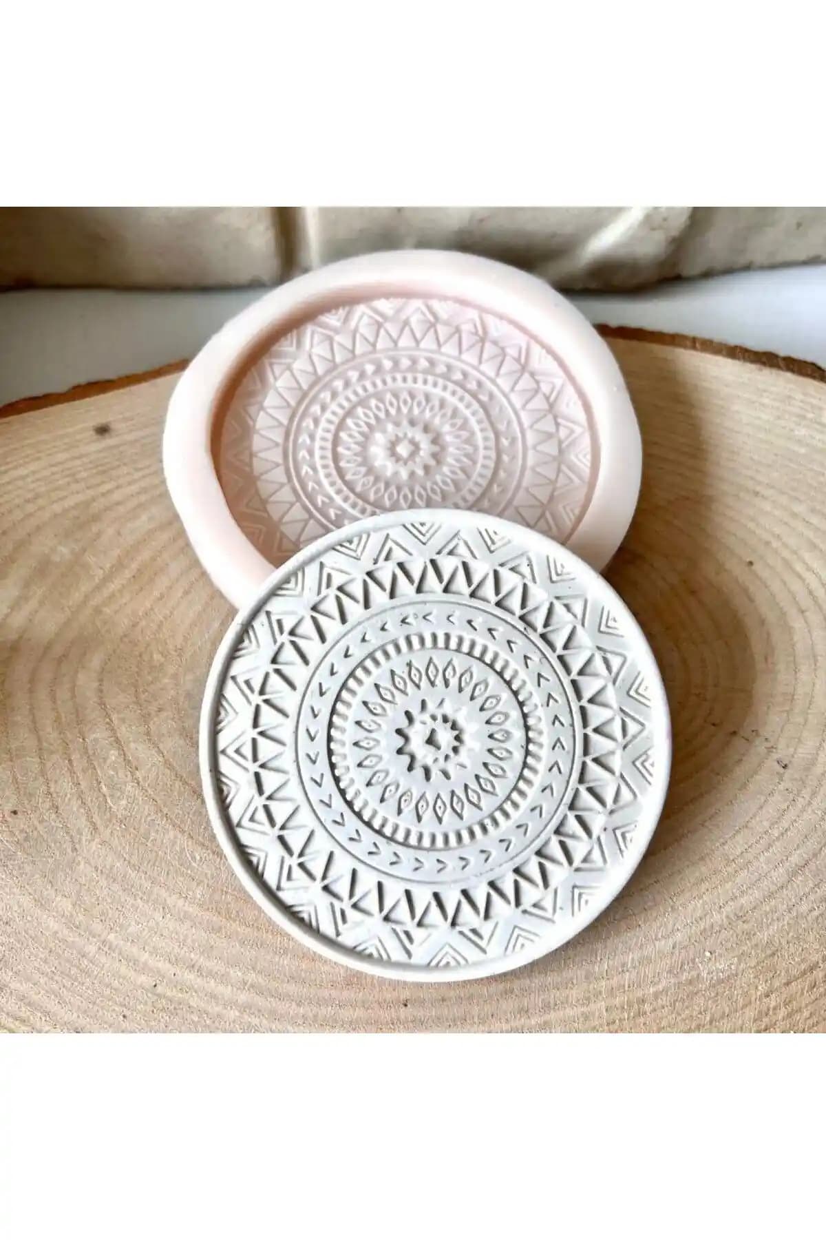 Atölye Eda Dem Mandala Bardak Altlığı Silikon Kalıp: Çok Yönlü ve Estetik Tasarım