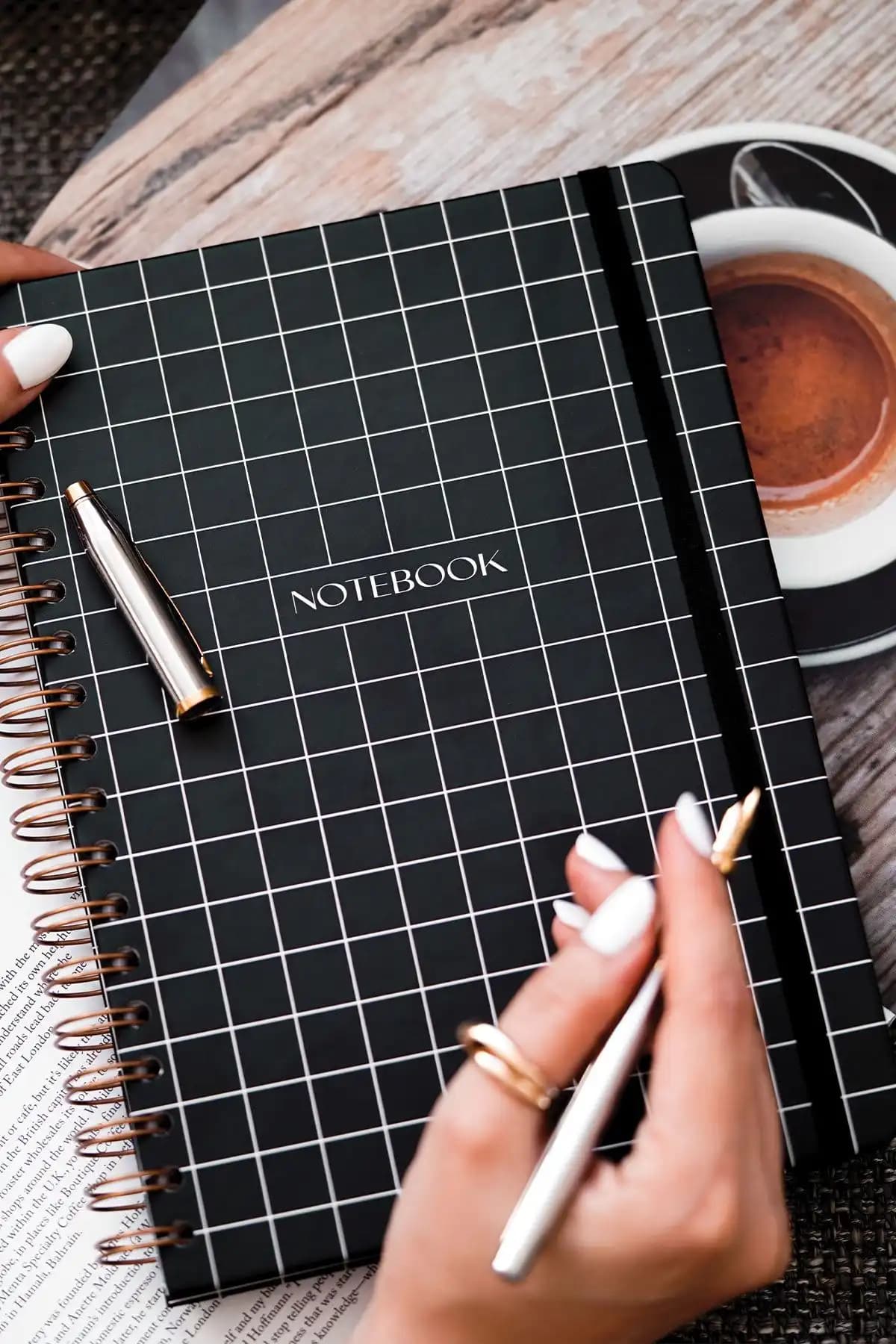 Matt Notebook 17x24 Cm Sert Kapaklı Spiralli Not Defteri Şık ve Dayanıklı Tasarım