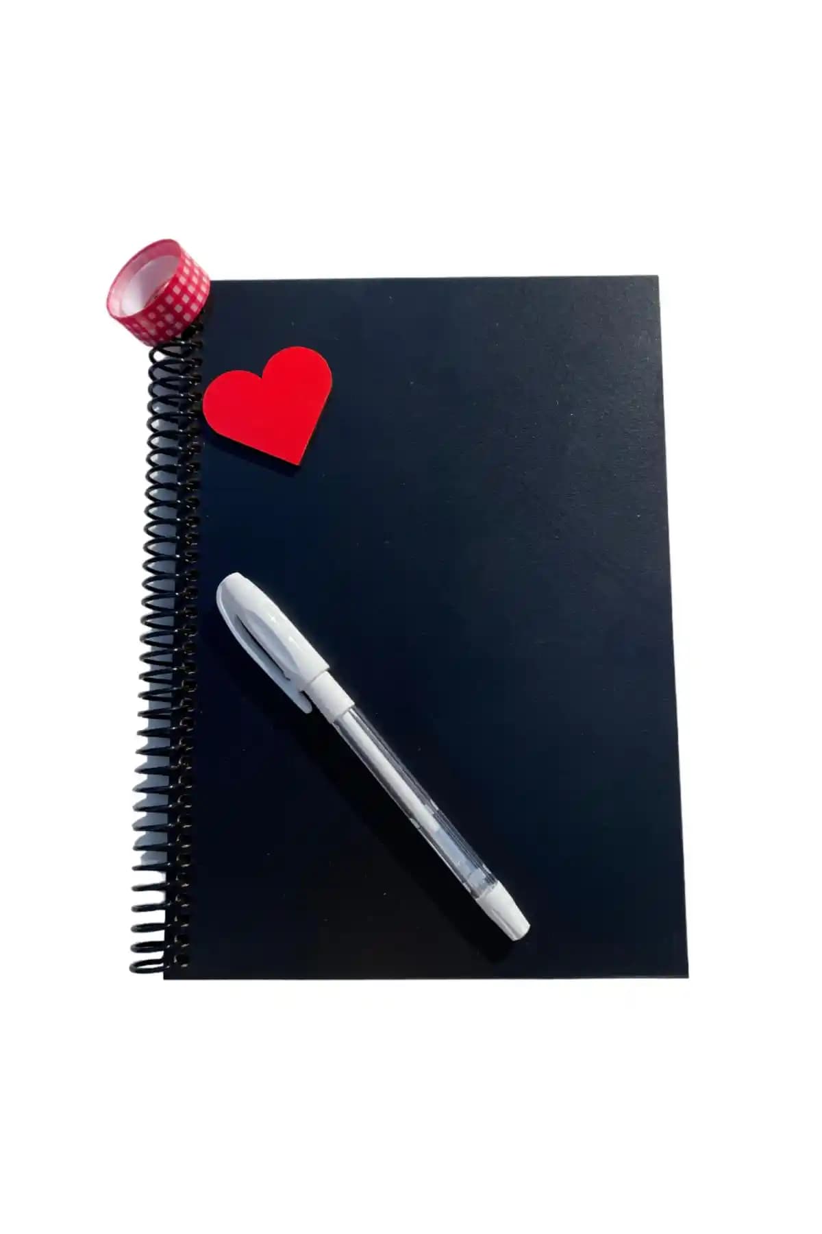 Siyah Ahşap Kapaklı Konsept Defter: Şık ve Dayanıklı Günlük Not Alma Aracı